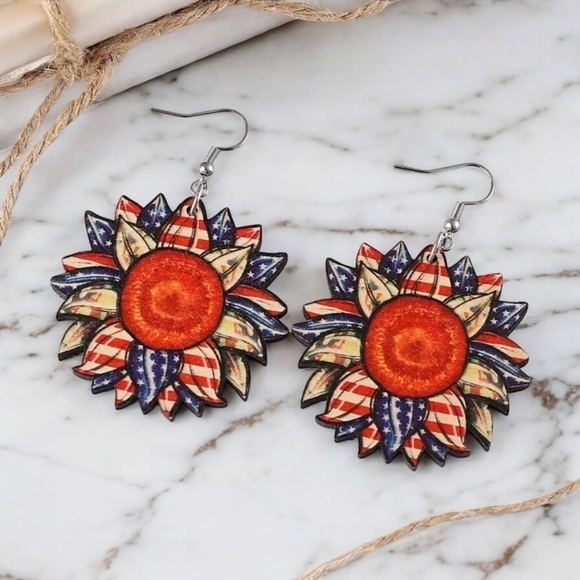 NEW Women's‎ Patriotic Sunflower Wooden Fashion Earrings - Picture 1 of 3